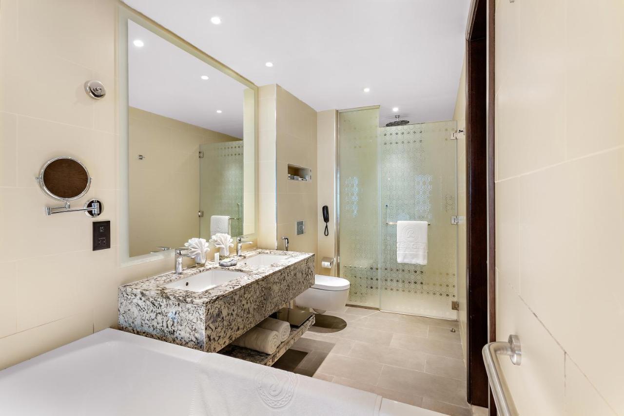 King Suite Kitchenette