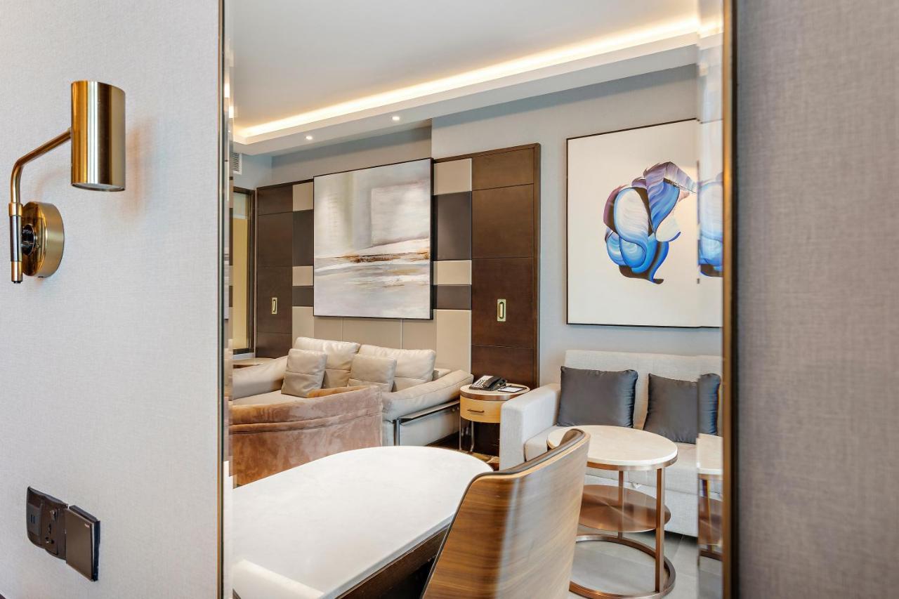 King Suite Kitchenette